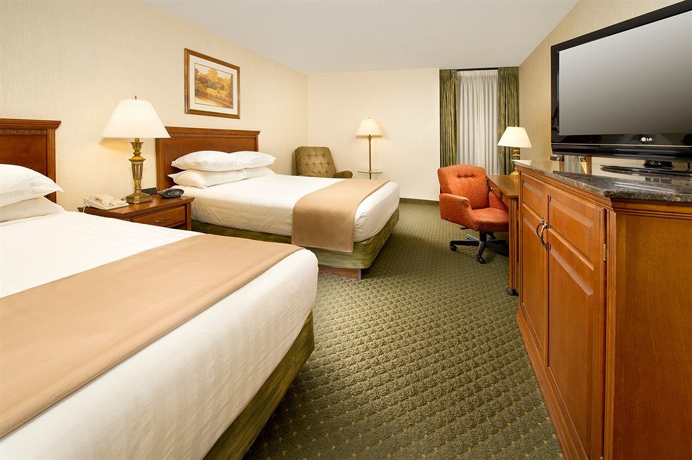 Drury Inn & Suites St. Louis-Southwest Valley Park Экстерьер фото